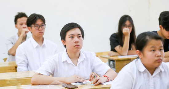 16 thủ khoa thi lớp 10 chuyên của Hà Nội năm 2026
