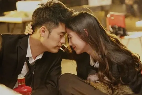 Chân dung người đàn ông đứng sau sự ủng hộ âm thầm dành cho Angelababy - Ảnh 2