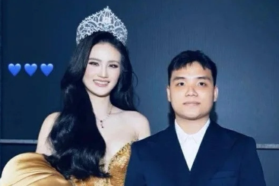 Clip Ý Nhi bên bạn trai lan truyền chóng mặt khiến dân mạng liên tục bàn tán