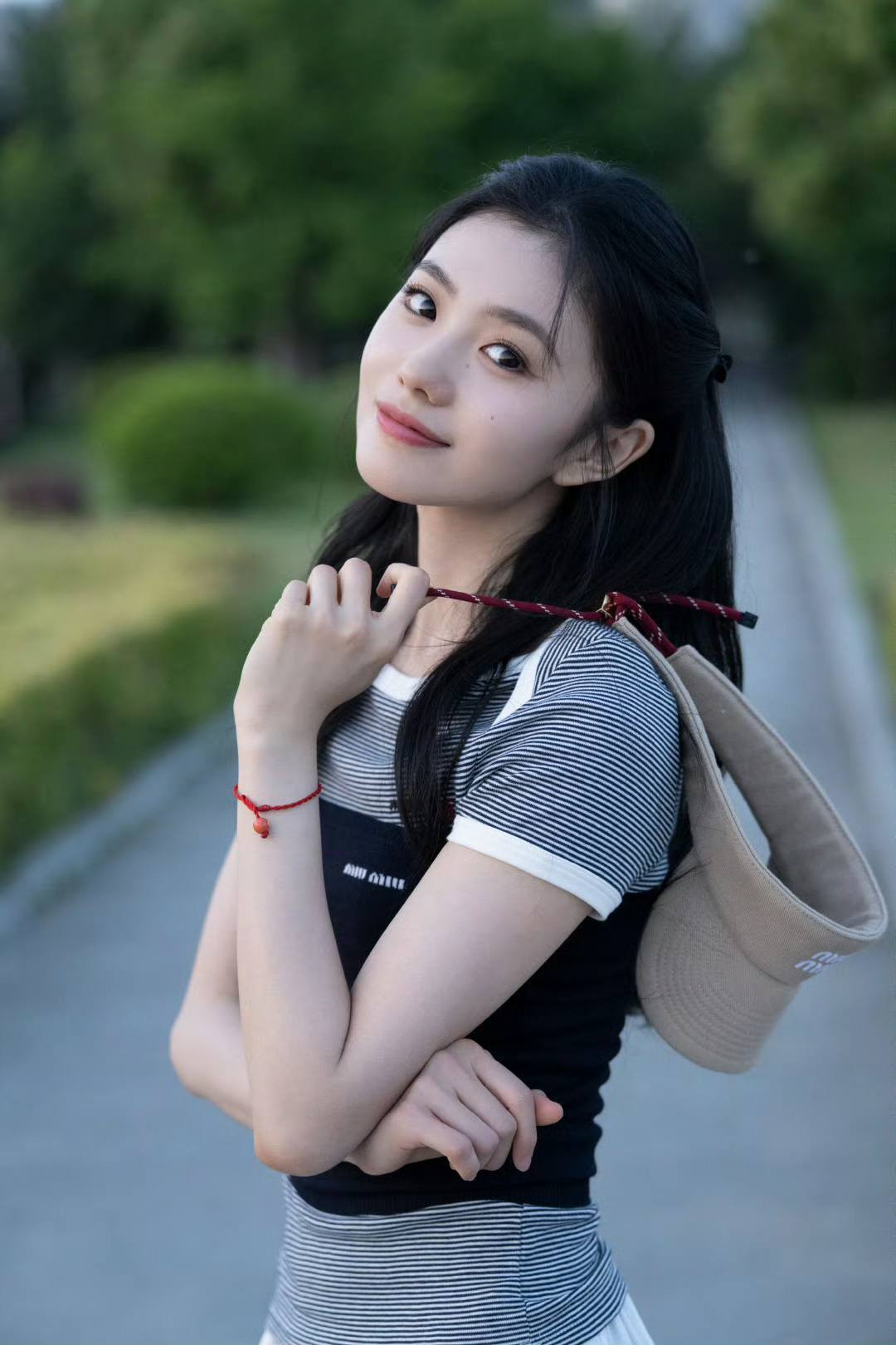 Đúng 6h sáng ngày mai, thứ Tư 24/6/2026, Thần Tài lẫn Chính Ấn rực sáng, 3 con giáp sếp thưởng 'kếch xù', tiền bạc đong đầy két, dễ gặp được 'ý trung nhân' - Ảnh 3