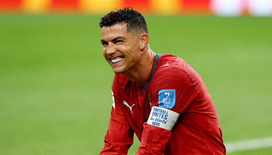 Bị hỏi về Messi, Ronaldo gắt gỏng đáp trả: 'Tôi không quan tâm'