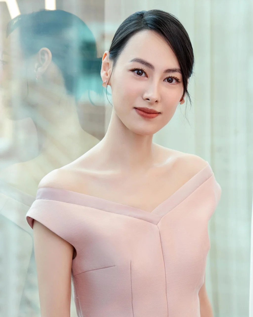 Bỏ sự nghiệp sinh 3 con cho đại gia, nữ diễn viên nhận trái đắng, nhưng quan điểm dạy con thì không thể chê!插图1 en1221ks04k