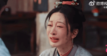 Khuôn mặt biến dạng của Dương Tử