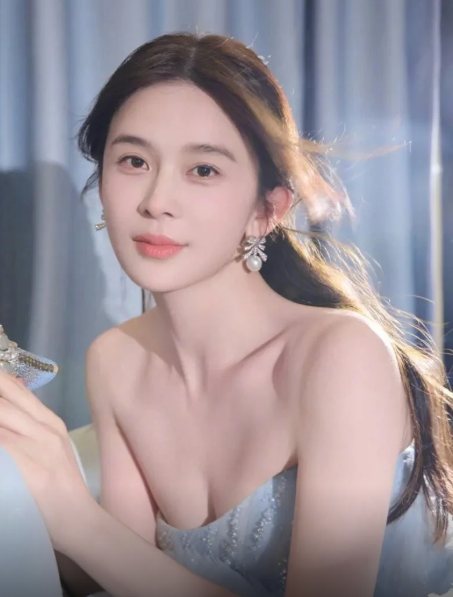 Nữ diễn viên gây tranh luận khi đề cập đến <a target='_blank' href='https://www.phunuvagiadinh.vn/doi-song-165'><a target='_blank' href='https://www.phunuvagiadinh.vn/doi-song-165'>đời sống</a></a> hôn nhân của Hề Mộng Dao - Ảnh 1