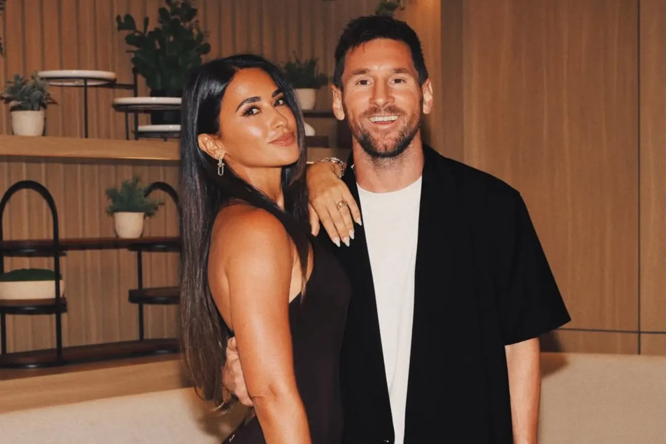 Phản ứng 'chẳng giống ai' của vợ Messi và Ronaldo khi chồng lập công World Cup插图3 Phản ứng 'chẳng giống ai' của vợ Messi và Ronaldo khi chồng lập công World Cup插图3