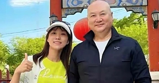 Vợ đại gia vừa mất, ‘Đường Tăng’ Trì Trọng Thụy vướng ồn ào với gái trẻ