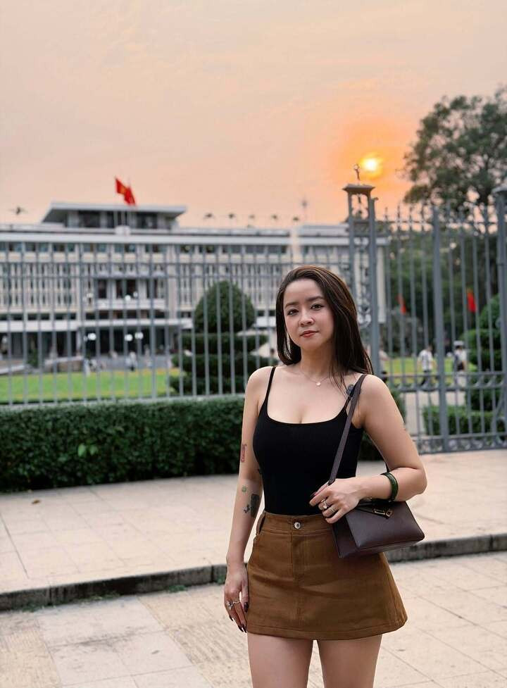 Diễn viên Thùy Dương sinh năm 1988, hiện công tác tại Nhà hát Kịch Hà Nội. Cô là gương mặt quen thuộc với những khán giả thường xuyên theo dõi phim truyền hình Việt Nam.