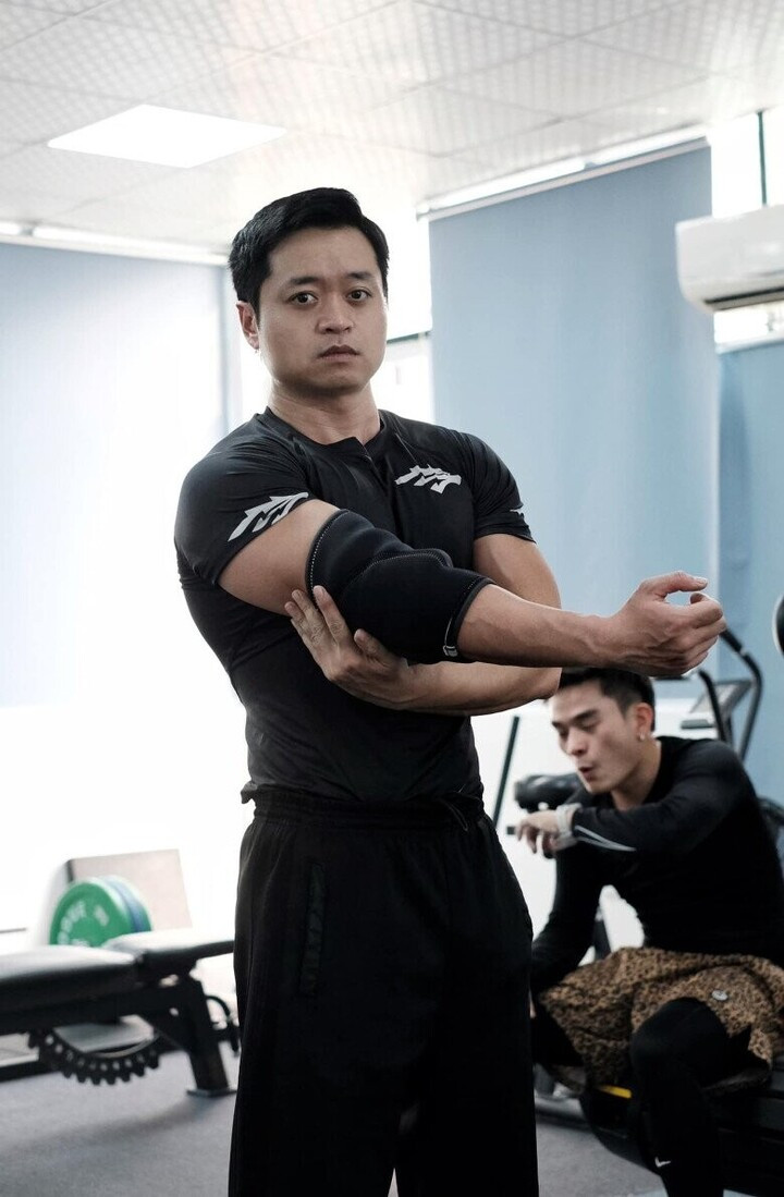 Không theo đuổi diễn xuất, Hoàng Duy hiện đang điều hành một trung tâm huấn luyện võ thuật tổng hợp.
