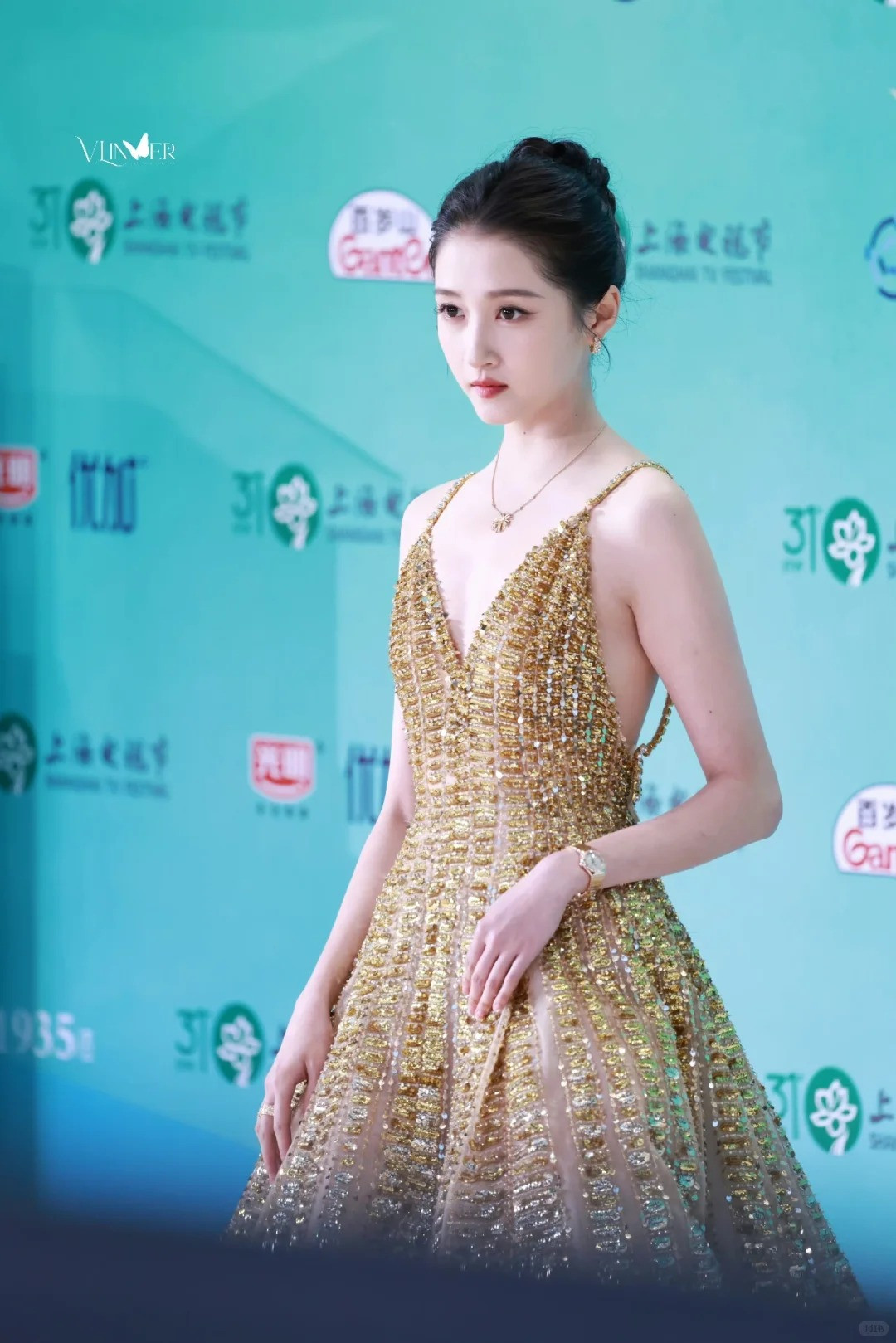 Thảm đỏ hot nhất hôm nay: Dương Mịch – Dương Tử đọ sắc gây cấn, Tiêu Chiến xuống cấp trầm trọng插图5 2606261vlinder