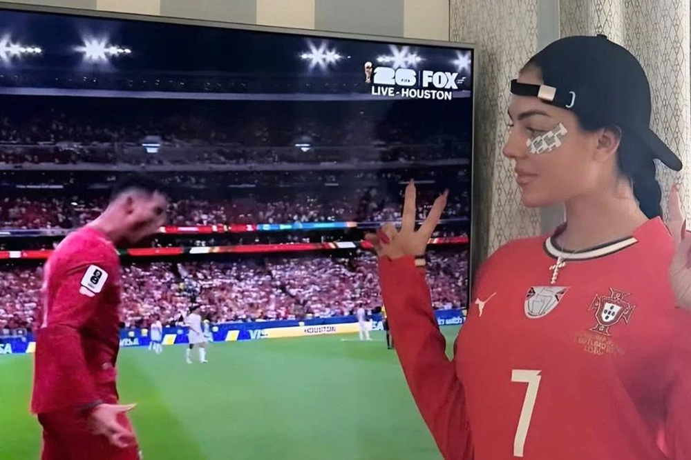 georgina-rodriguez-tu-co-nhan-vien-ban-hang-den-bieu-tuong-tu-than-vuot-khoi-mac-22ban-gai-ronaldo22-anh-1-1782475107.png