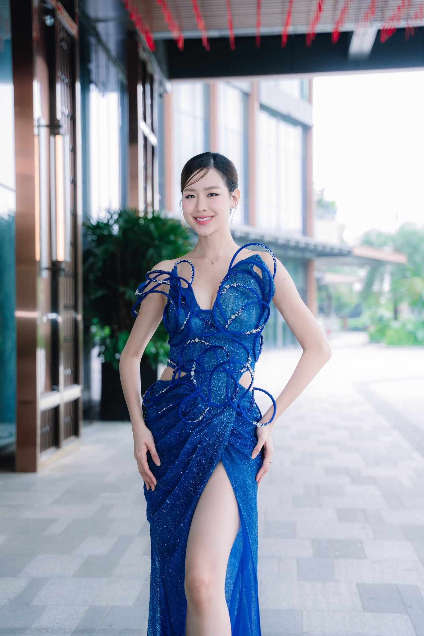 Xôn xao động thái của Miss World giữa ồn ào Bảo Ngọc