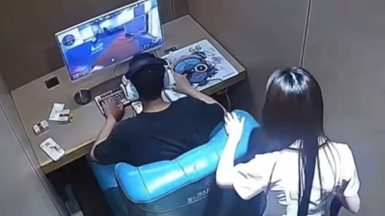 Bị dội nước sôi bốc khói vào người, nam game thủ vẫn kiên trì chơi game tiếp gây sốc插图 photo-1780290619239