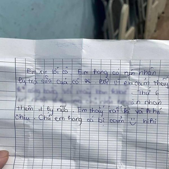Mời trà sữa học sinh nhưng bị từ chối, khi đọc lời giải thích, cô giáo rưng rưng xúc động