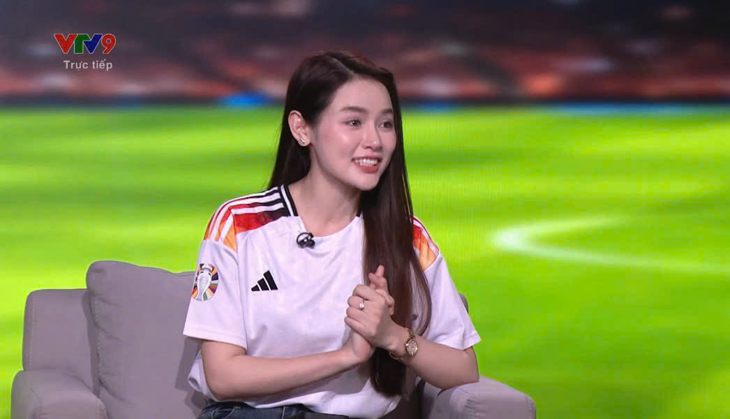 Danh tính gái đẹp Đắk Lắk check-in xem World Cup 2026 ở Mỹ: Mới tậu BMW, cuộc sống sang chảnh gây chú ý插图6 2aoboqgwyxweeffomog7mt6uwi7adlavwrlxa0xo