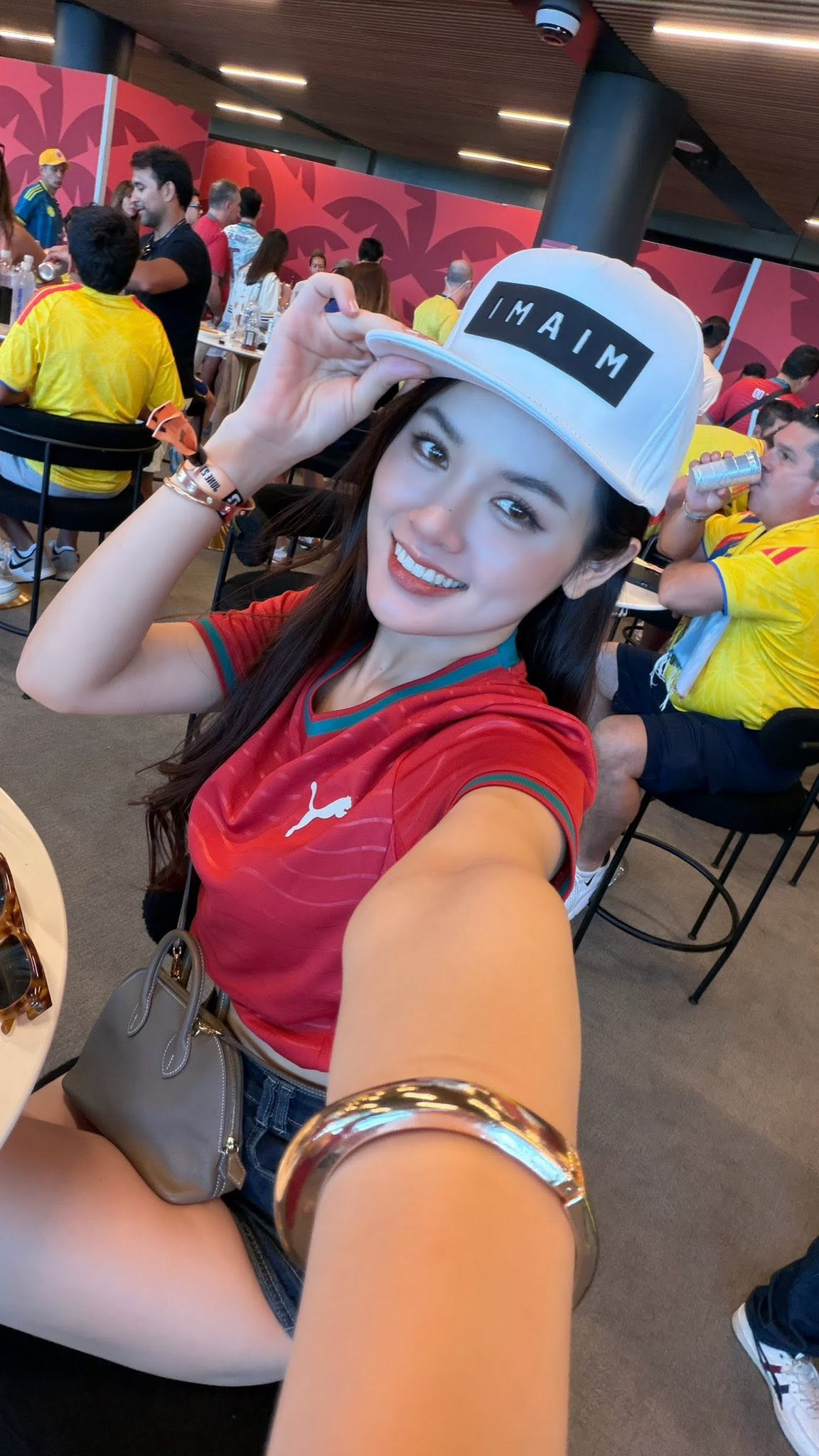 Danh tính gái đẹp Đắk Lắk check-in xem World Cup 2026 ở Mỹ: Mới tậu BMW, cuộc sống sang chảnh gây chú ý插图4 73106820135265551508322182378298440039504711n