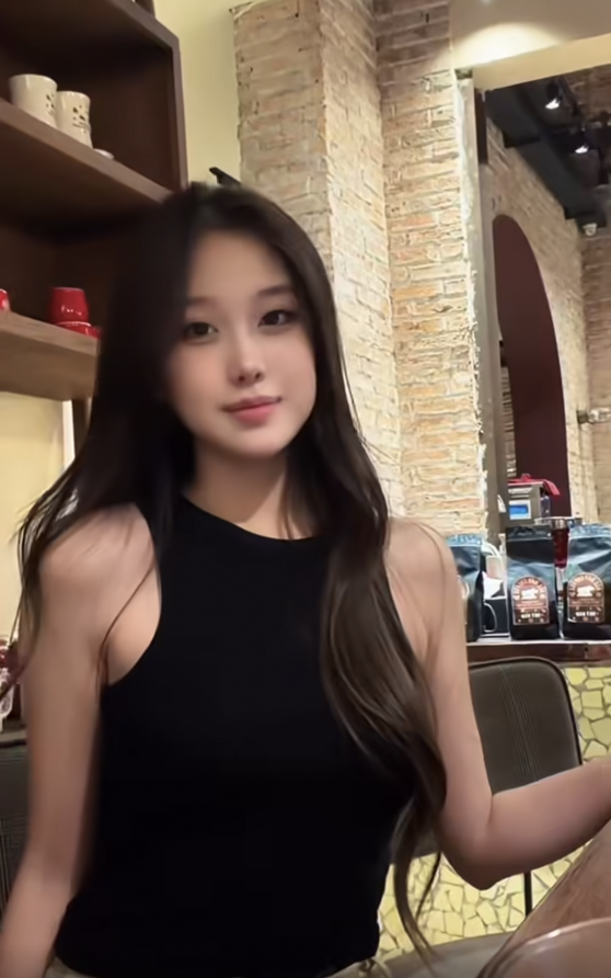 Hot girl sinh năm 2008 đại diện tuyển Hà Lan khiến netizen lùng sục vì 'chấp' cả cam thường VTV插图5 Vẻ đẹp và tài năng của Phạm Bảo Thư , đại diện đội tuyển Hà Lan tại FIFA World Cup 2026 - Ảnh 6.