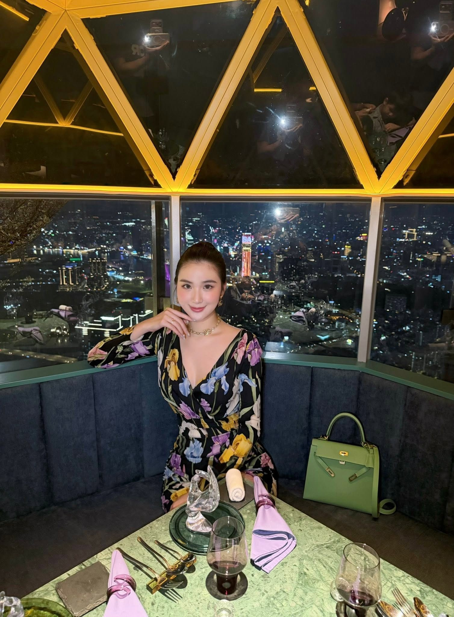 lona-kieu-loan-va-ngoc-loan-tung-clip-giong-het-nhau-22so-ke22-do-dam-dang-anh-2-1782713019.jpg