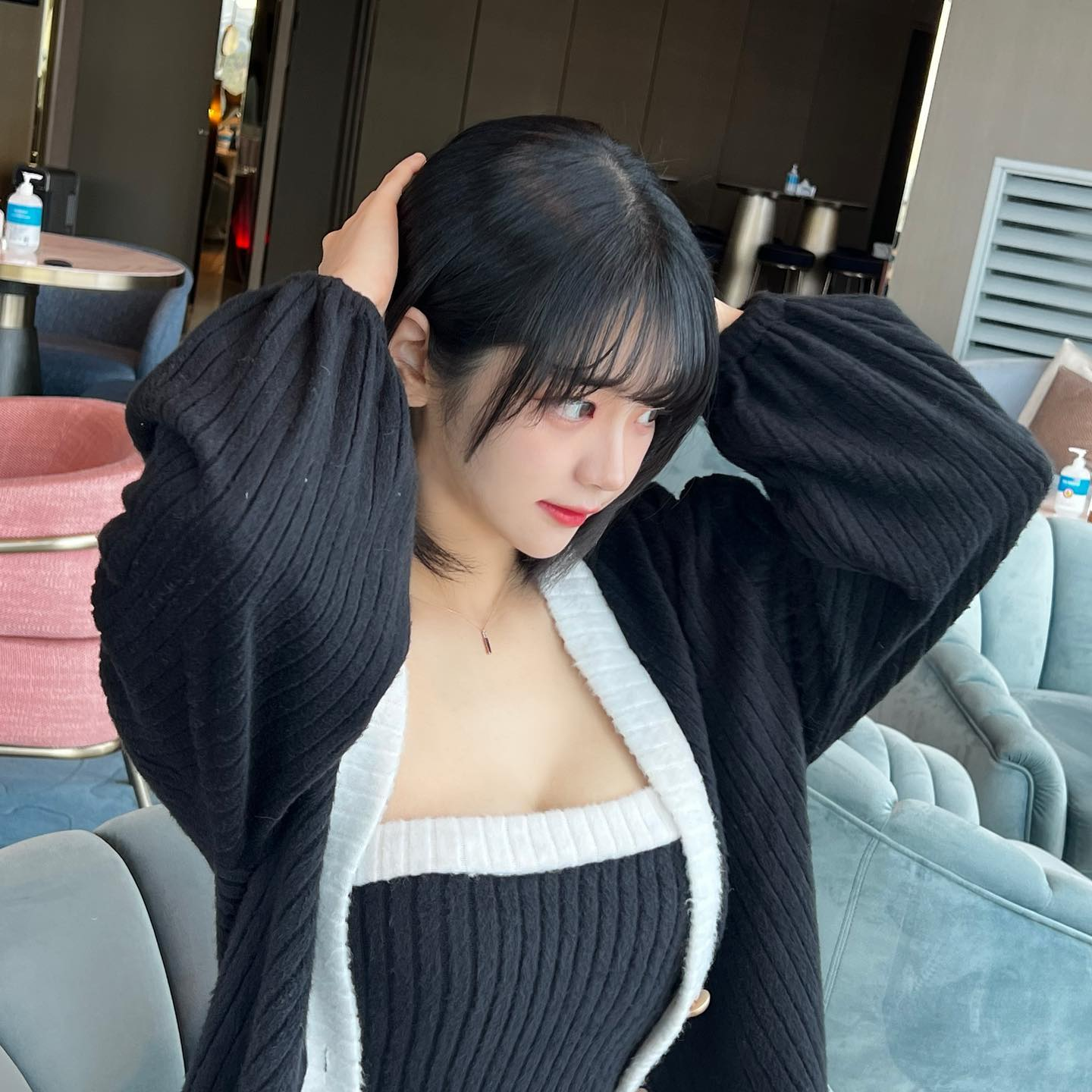 photo-1780493214041
