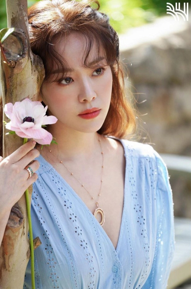 Ầm ĩ tin cặp đôi chị em đẹp nhất showbiz chia tay trong hỗn loạn, đàng trai vừa lên sân khấu òa khóc không ai dỗ nổi插图5 ji3