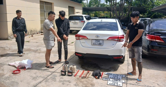 Bắt giữ 9 kẻ trong đường dây 'cẩu tặc', thu giữ dàn ô tô và 105 con chó