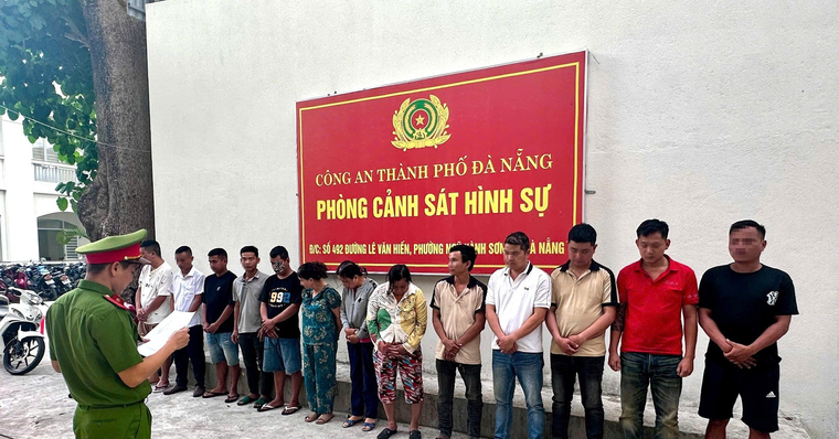 Đánh sập đường dây cá độ bóng đá quy mô lớn trước World Cup