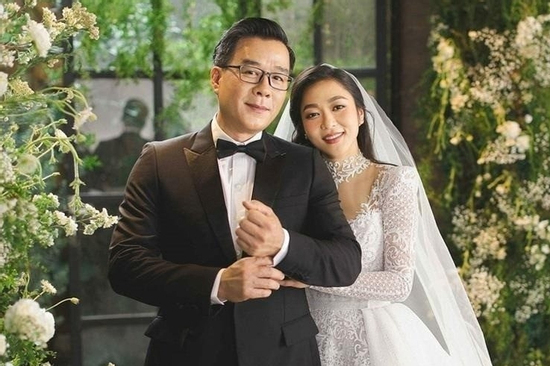 Chuyện tình 'sớm nở tối tàn' của Hà Thanh Xuân và 'vua cá Koi': Hé lộ sự thật phía sau