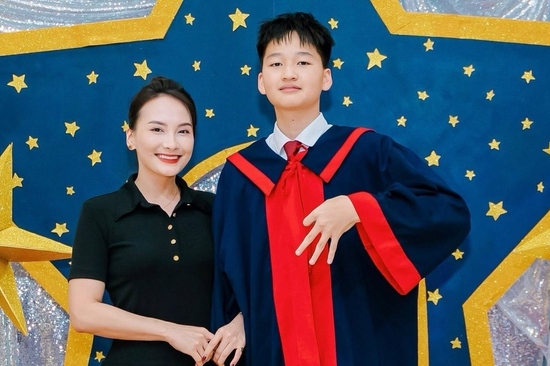 Dân tình thi nhau 'xin vía' Bảo Thanh: Quý tử 15 tuổi đã cao 1m75, visual chuẩn soái ca