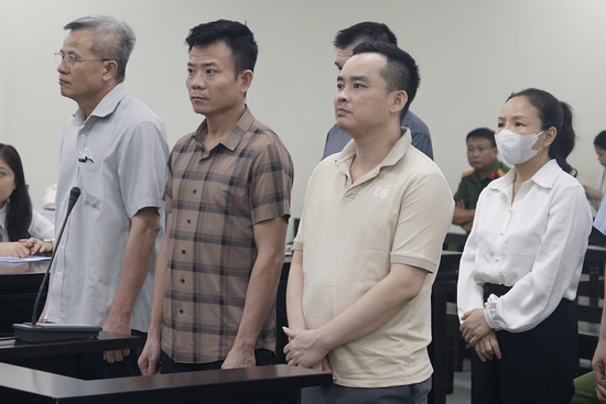 Tham ô khi sản xuất sản phẩm phục vụ an ninh, cựu chủ tịch lĩnh án 29 năm tù