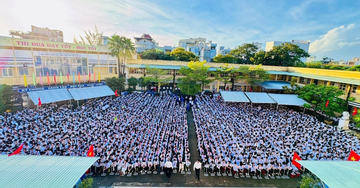 Sở GD-ĐT Cà Mau xác minh phản ánh thí sinh dùng điện thoại khi thi tốt nghiệp