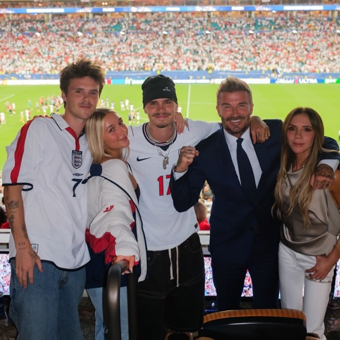 Cả gia đình Beckham quây quần trên khán đài World Cup, cậu cả Brooklyn chỉ có thể theo dõi online插图 74226689318630050227024953465524270620937328n