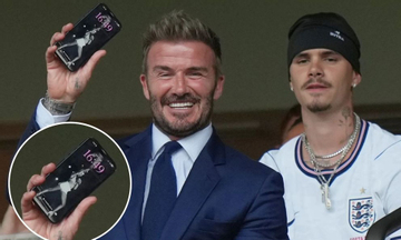 David Beckham vô tình để lộ bí mật trên điện thoại, hoá ra huyền thoại cũng nghiện vợ thế này!