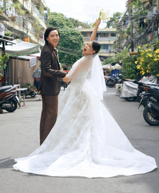 Nghệ sĩ Việt Hương diện váy cưới, kỷ niệm 20 năm hôn nhân với ông xã - Ảnh 6.