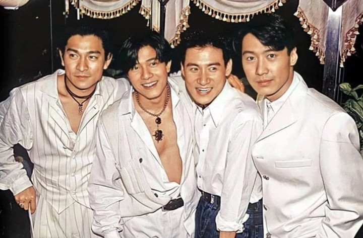 Trương Học Hữu (thứ 2 từ phải sang) cùng các thành viên