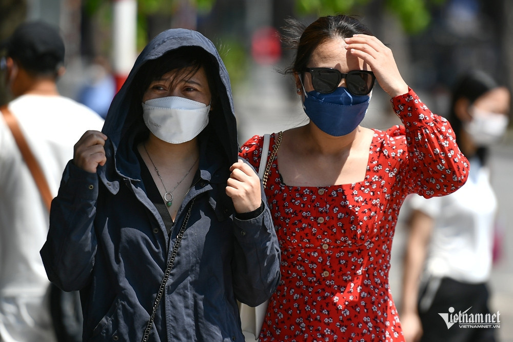 Hà Nội và miền Bắc tiếp diễn oi nóng, khi nào đón mưa giông?插图 W-nang nong HHa 4.jpg