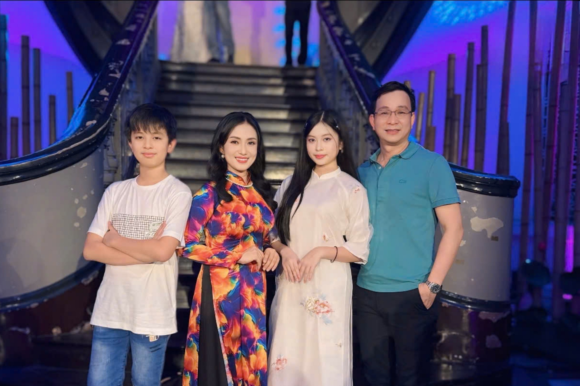 MC Phương Thảo tuổi 47 viên mãn, hôn nhân kín tiếng với chồng bác sĩ trưởng khoa插图3 batch_1783579829153_2361853767200880275_2361853767200880275_de57340d68169f444b87788b0f46047a.jpg