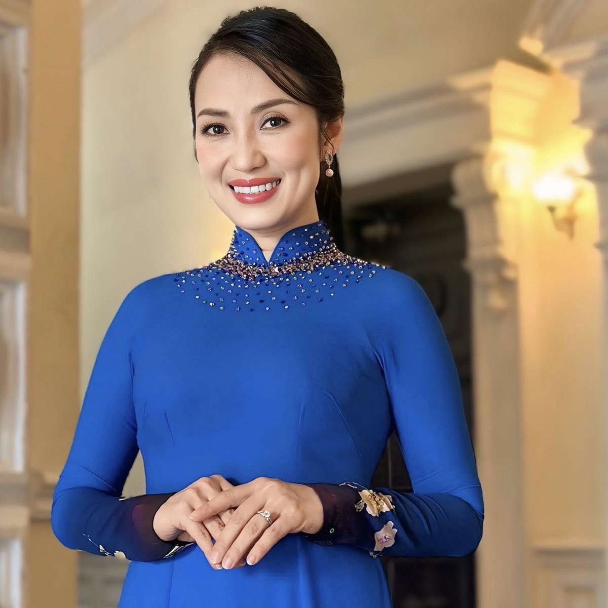 MC Phương Thảo tuổi 47 viên mãn, hôn nhân kín tiếng với chồng bác sĩ trưởng khoa插图 0766 sv.jpg