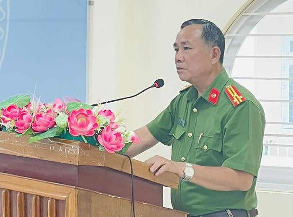 vu nu sinh Vinh Long.png