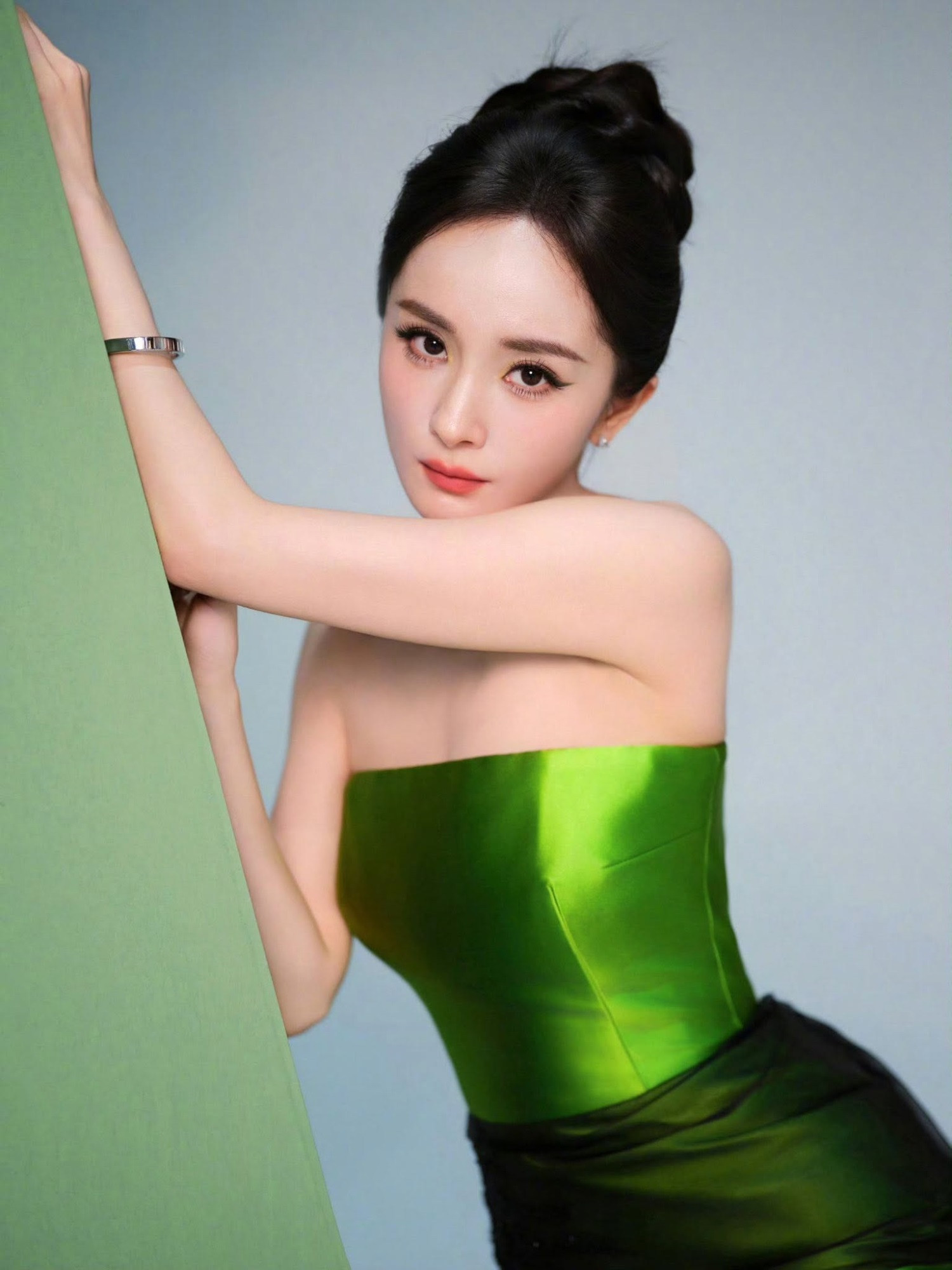 Dương Mịch được đề cử giải Bách Hoa, cơ hội nào để chiến thắng? - Ảnh 1