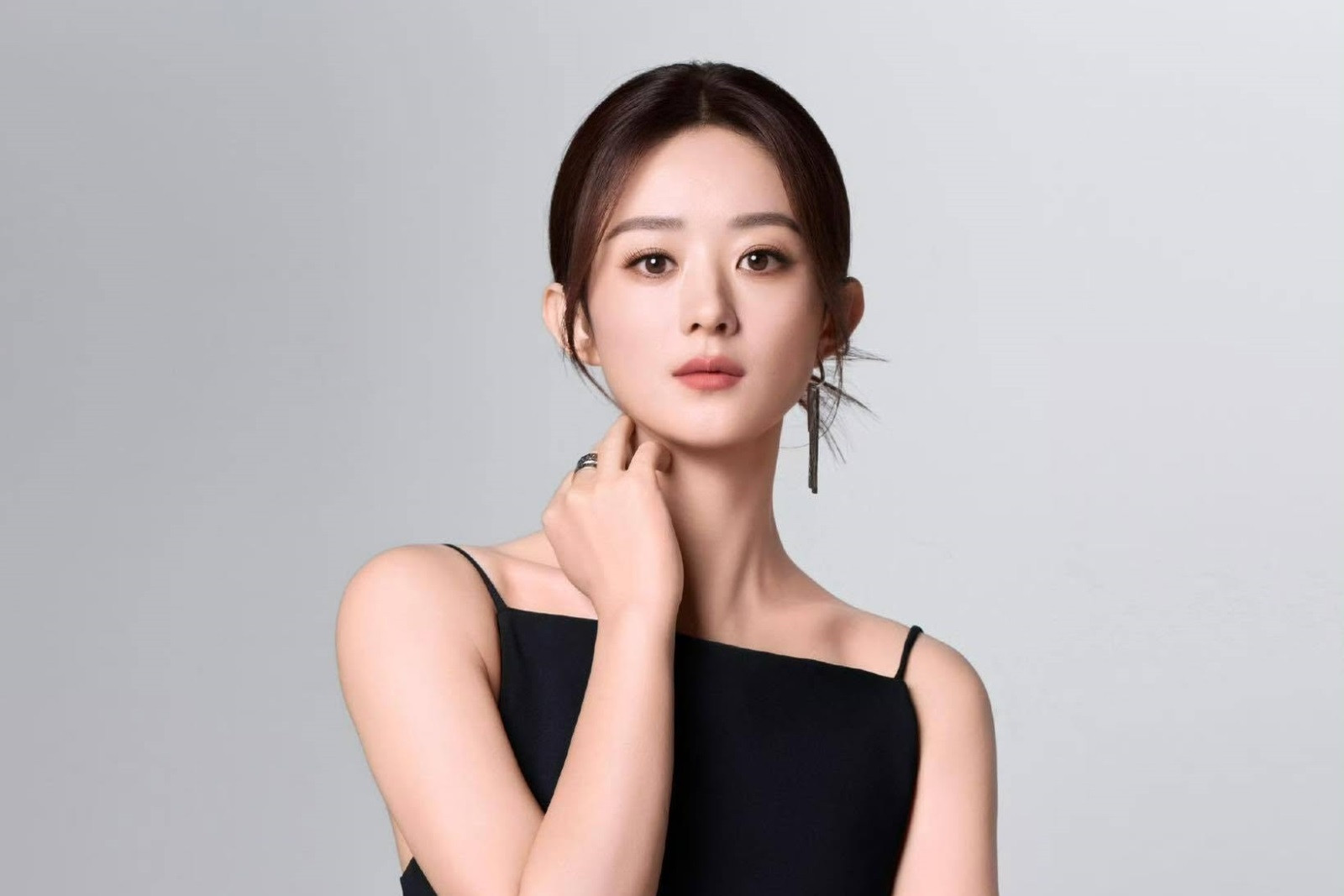 Mỹ nam 'vạn người mê': Tuổi 61 vẫn phong độ, hôn nhân viên mãn bên vợ kém 22 tuổi cùng 3 con插图4 Mỹ nam 'vạn người mê': Tuổi 61 vẫn phong độ, hôn nhân viên mãn bên vợ kém 22 tuổi cùng 3 con插图4
