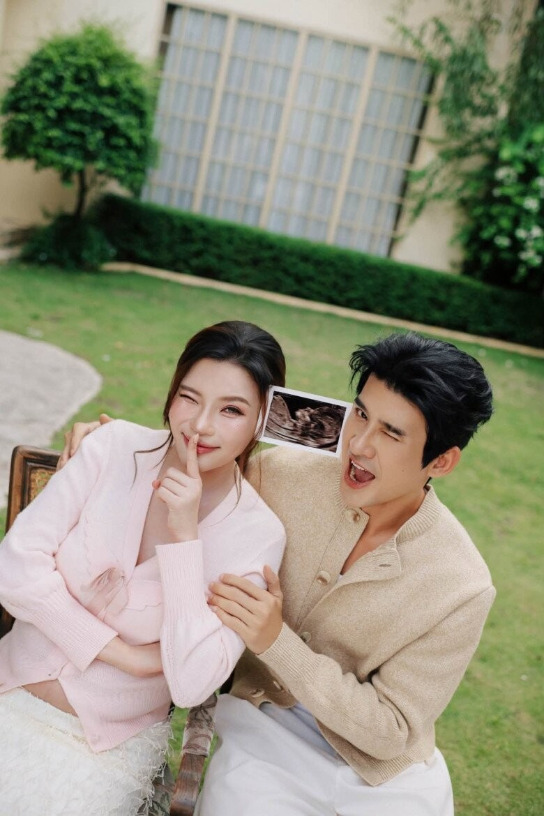 'Cặp đôi kiểu mẫu showbiz Việt': Hạnh phúc viên mãn khi sắp đón thêm thành viên插图 Cặp đôi kiểu mẫu showbiz Việt: Hạnh phúc viên mãn khi sắp đón thêm một
