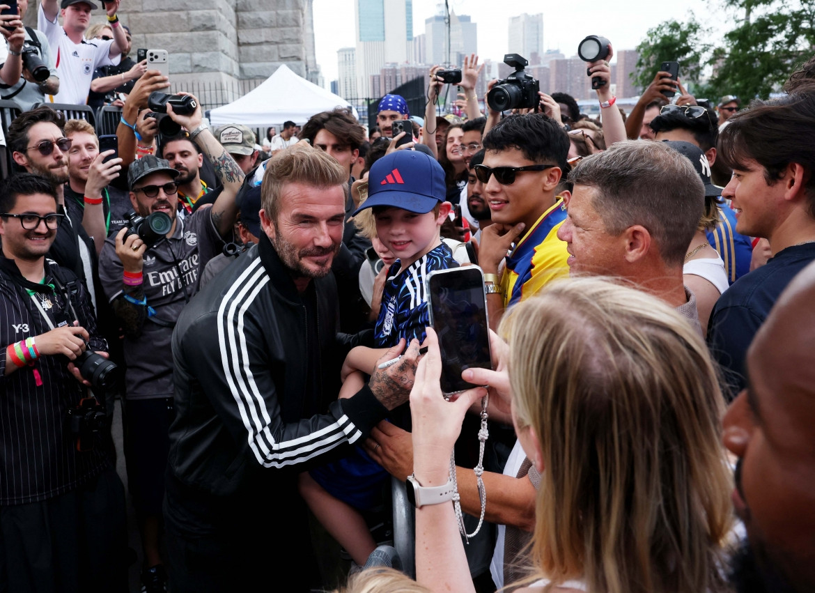 David Beckham: Không cần ra sân vẫn là 'ngôi sao' đắt giá nhất World Cup插图7 david beckham khong can ra san van la ngoi sao dat gia nhat world cup hinh anh 8