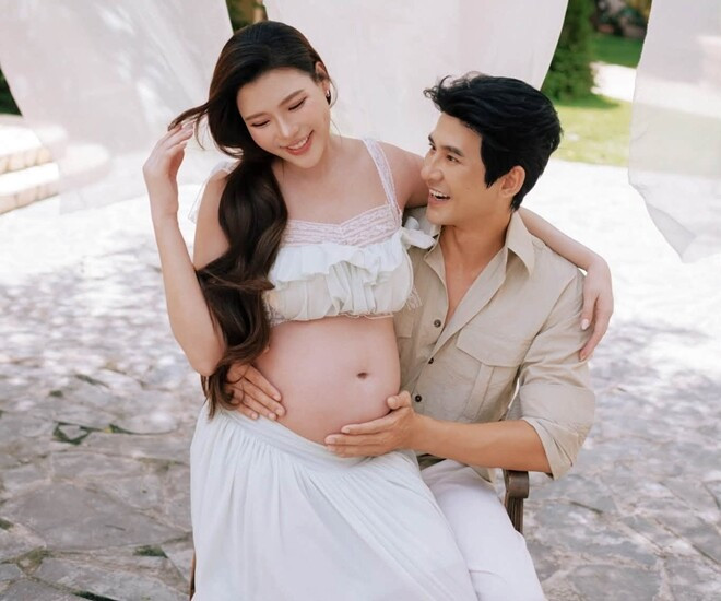 'Cặp đôi kiểu mẫu showbiz Việt': Hạnh phúc viên mãn khi sắp đón thêm thành viên插图1 luong the thanh tiet lo thuy diem dang mang thai tieu cong chua gia dinh da du nep du te 23n 1784267271 254 width660height550 17842753146251792074269.jpg