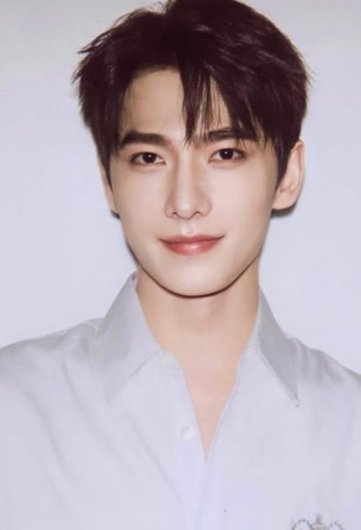 Dương Dương được xem là một trong những mỹ nam tiêu biểu của màn ảnh Hoa ngữ. (Ảnh: Instagram Dương Dương)