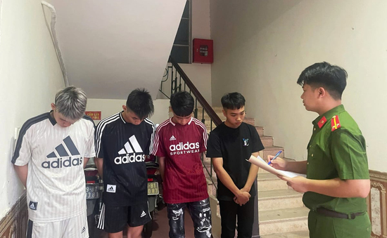 Triệu tập nhóm thanh niên vác ‘phóng lợn’ đâm chém gây náo loạn trong đêm