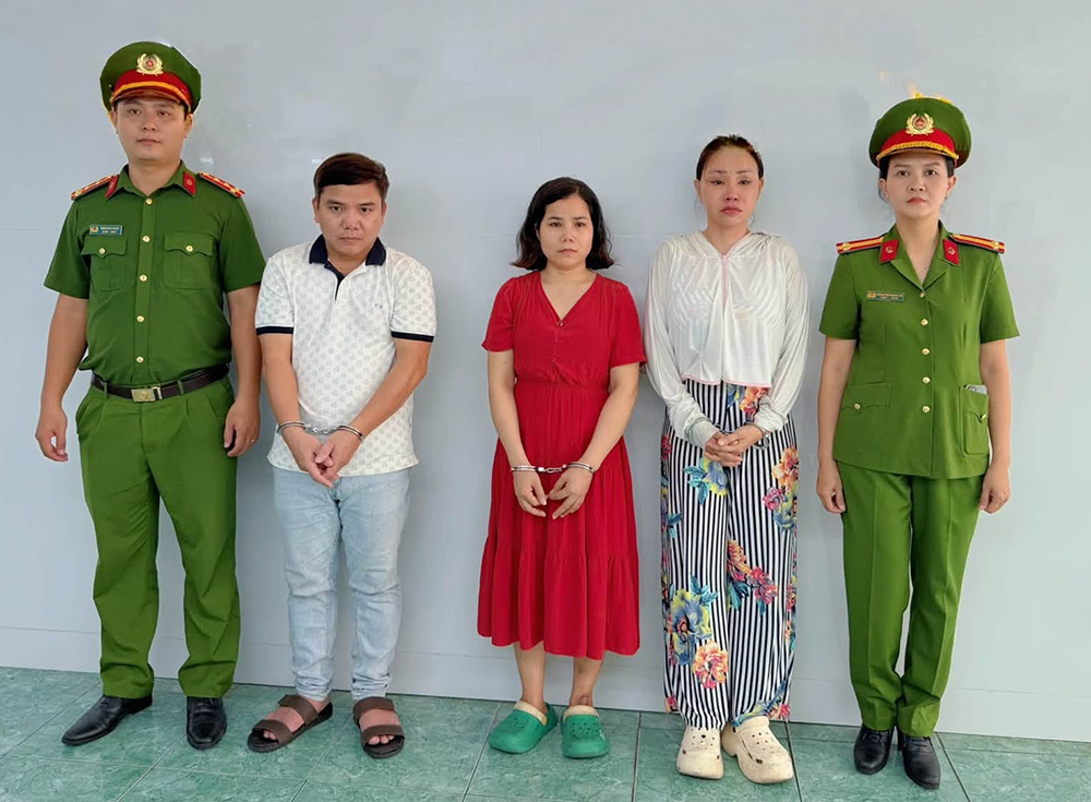 Bắt 3 người trong đường dây truyền trắng da khiến một phụ nữ tử vong插图 truyen trang 1.png