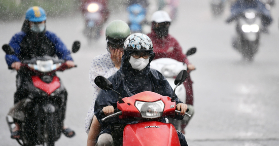 Dự báo thời tiết 20/7/2026: Miền Bắc vẫn mưa giông, Hà Nội giảm còn 33 độ