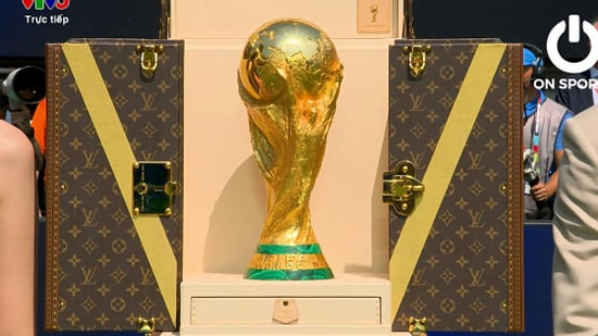 LV trả bao nhiêu tiền để được làm Vali đựng cúp vàng World Cup 2026?