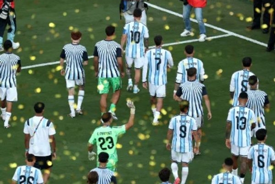 Tuyển Argentina bị chỉ trích là 'tự làm mất mặt mình' vì một hành động gây tranh cãi