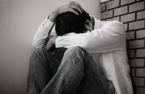 Nam sinh viên vừa tốt nghiệp xuất sắc qua đời bí ẩn để lại thư tuyệt mệnh, nội dung ai đọc cũng xót xa