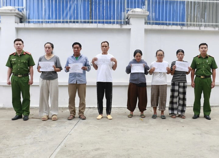 6 người liên quan 2 đường dây mua bán người qua biên giới. (Ảnh: Công an Nghệ An)